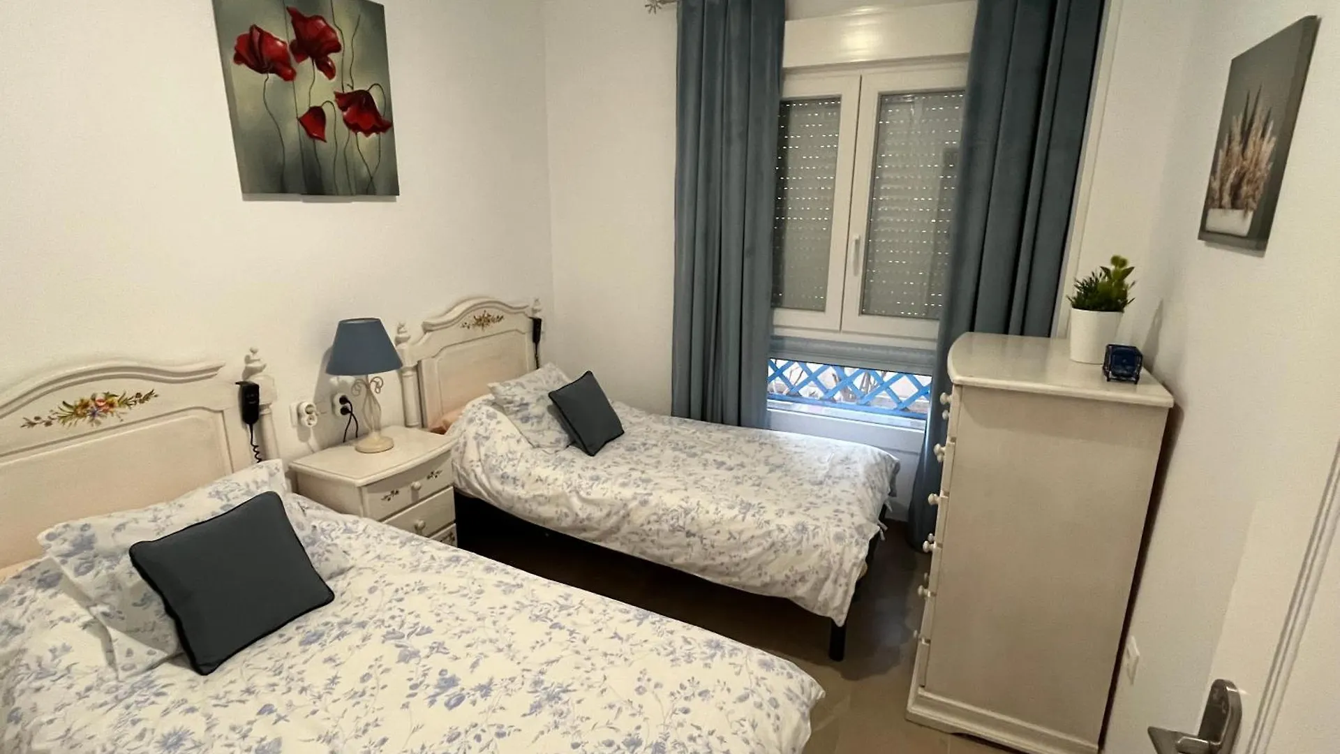 El Faro Vacaciones En Estepona Apartment
