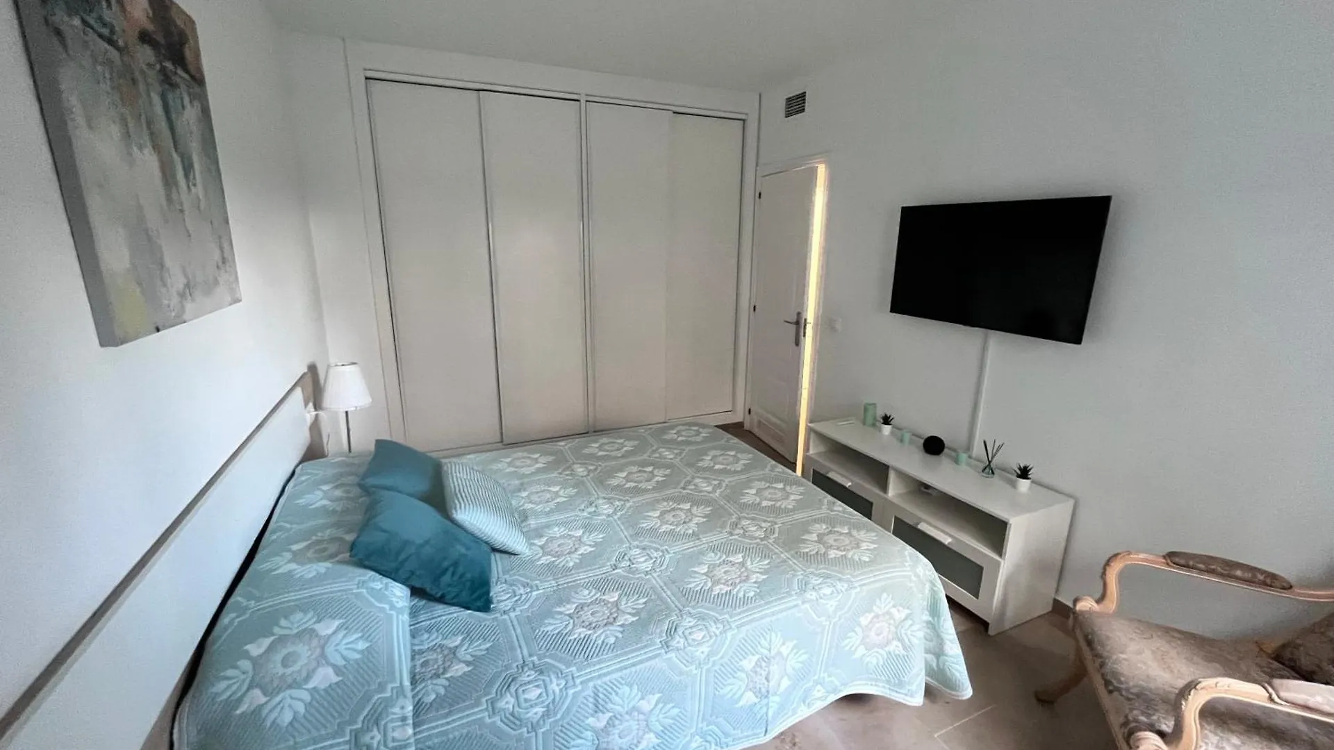 El Faro Vacaciones En Estepona Apartment